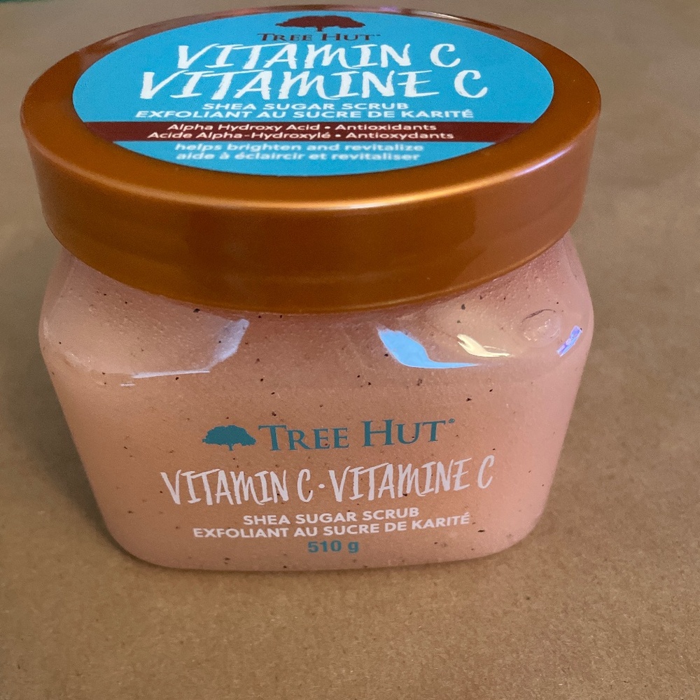 NEW Tree Hut Sugar Scrub Vitamin C
